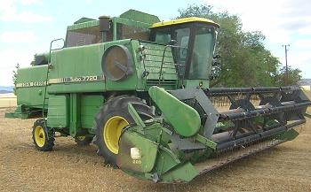 John Deere 7720 Combine