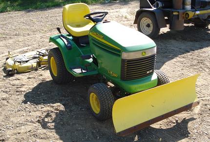 John Deere LX280 Lawnmower