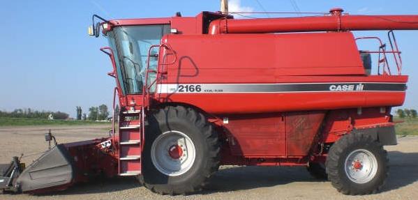 Case IH 2166 Combine