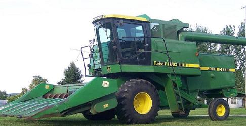 John Deere 6620 Combine