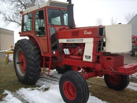 International Harvester 1066 Tractor