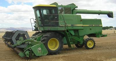 John Deere 7720 Combine